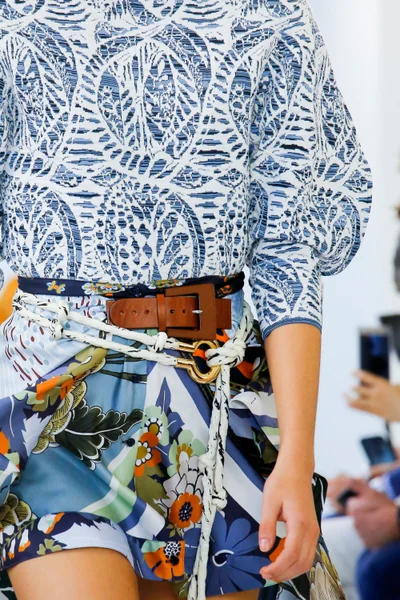 Look 14